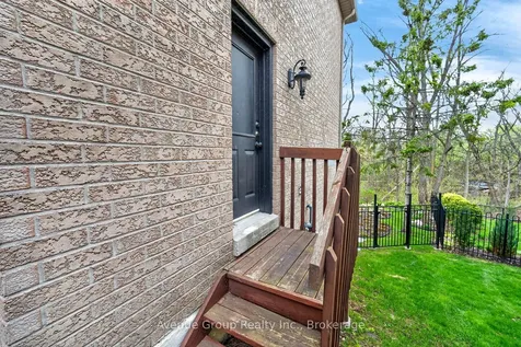 21 Palace Court Richmond Hill ON L4B 4C3