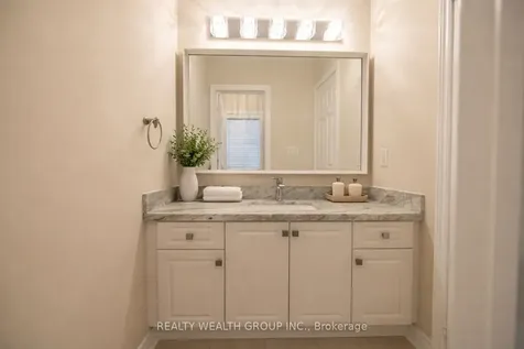 32 Rock Elm Court Vaughan ON L6A 4C2