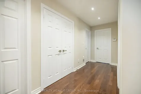 32 Rock Elm Court Vaughan ON L6A 4C2