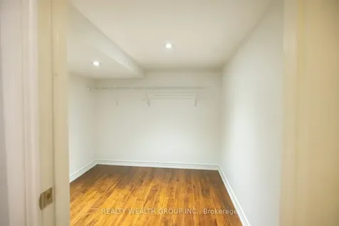32 Rock Elm Court Vaughan ON L6A 4C2