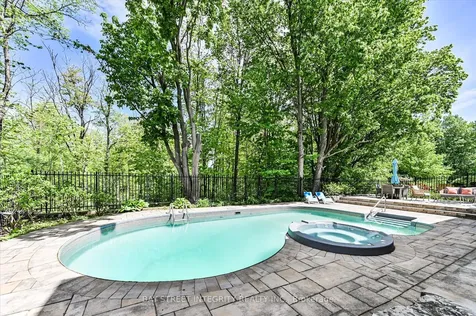 42 Sycamore Drive Markham ON L3T 5V6
