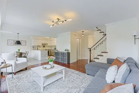 996 Oaktree Crescent Newmarket ON L3X 2Z2