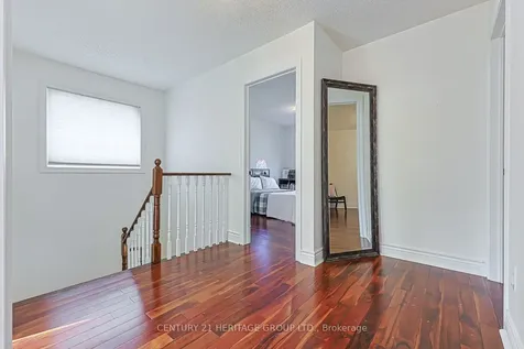 996 Oaktree Crescent Newmarket ON L3X 2Z2