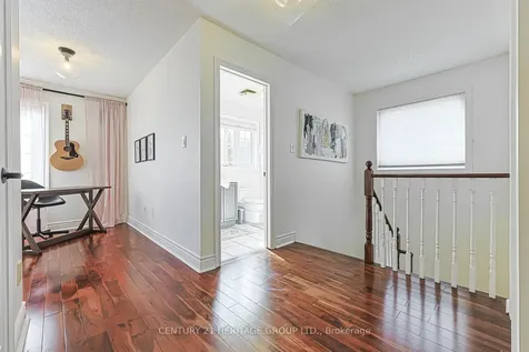 996 Oaktree Crescent Newmarket ON L3X 2Z2