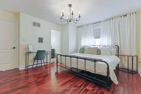 996 Oaktree Crescent Newmarket ON L3X 2Z2