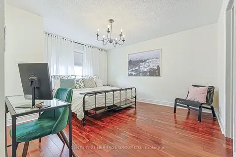 996 Oaktree Crescent Newmarket ON L3X 2Z2