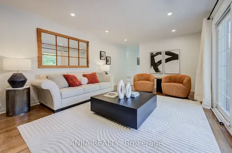 182 Carlton Road Markham ON L3R 3L8