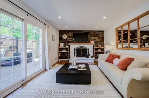 182 Carlton Road Markham ON L3R 3L8