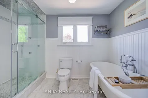 182 Carlton Road Markham ON L3R 3L8