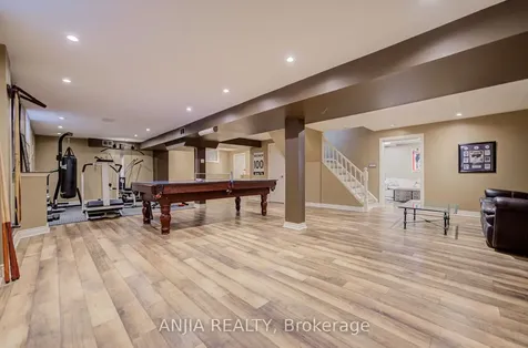182 Carlton Road Markham ON L3R 3L8