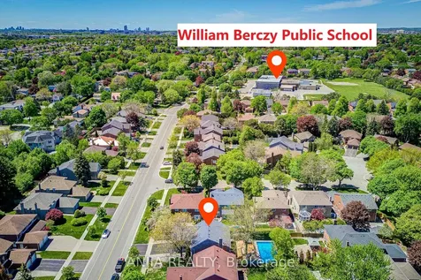 182 Carlton Road Markham ON L3R 3L8