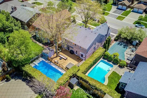 182 Carlton Road Markham ON L3R 3L8