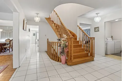 9 Avoca Drive Markham ON L3R 8X9
