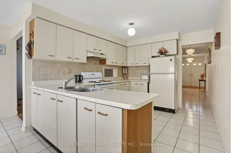 9 Avoca Drive Markham ON L3R 8X9