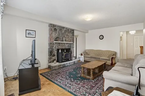9 Avoca Drive Markham ON L3R 8X9