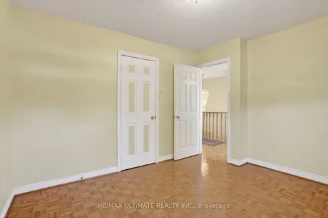 9 Avoca Drive Markham ON L3R 8X9