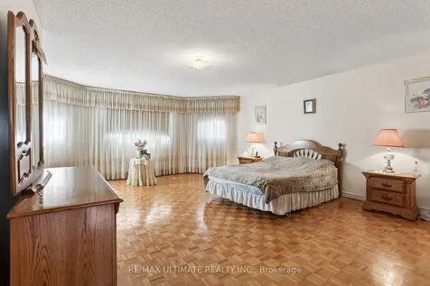 9 Avoca Drive Markham ON L3R 8X9