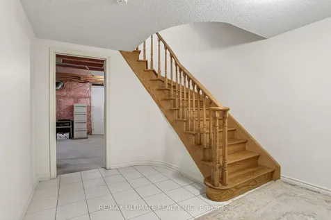 9 Avoca Drive Markham ON L3R 8X9