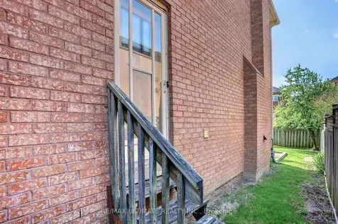 9 Avoca Drive Markham ON L3R 8X9