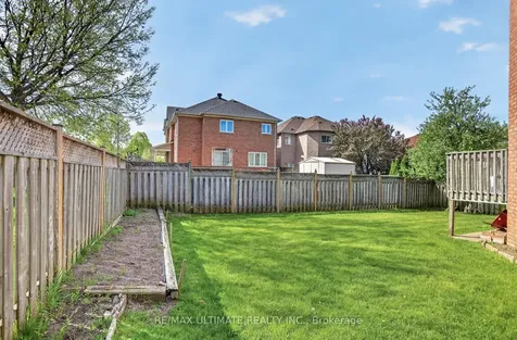 9 Avoca Drive Markham ON L3R 8X9