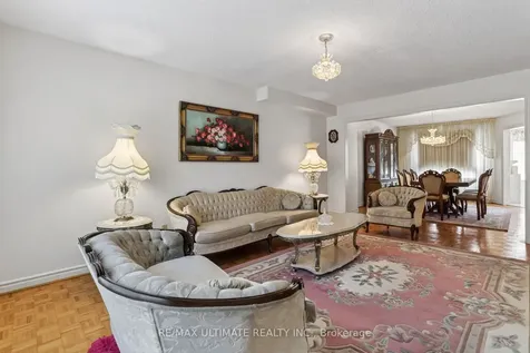9 Avoca Drive Markham ON L3R 8X9
