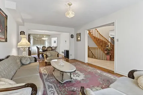 9 Avoca Drive Markham ON L3R 8X9