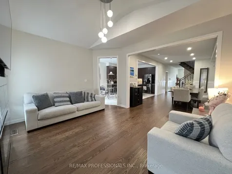 49 Liberty Crescent Bradford West Gwillimbury ON L3Z 0P5