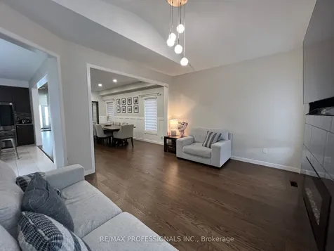 49 Liberty Crescent Bradford West Gwillimbury ON L3Z 0P5