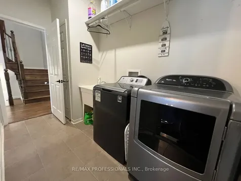 49 Liberty Crescent Bradford West Gwillimbury ON L3Z 0P5