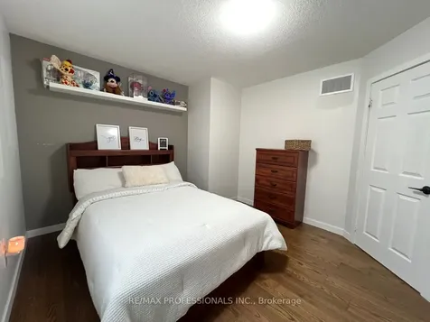 49 Liberty Crescent Bradford West Gwillimbury ON L3Z 0P5