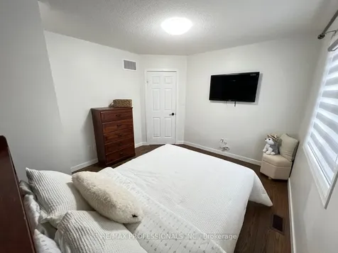 49 Liberty Crescent Bradford West Gwillimbury ON L3Z 0P5