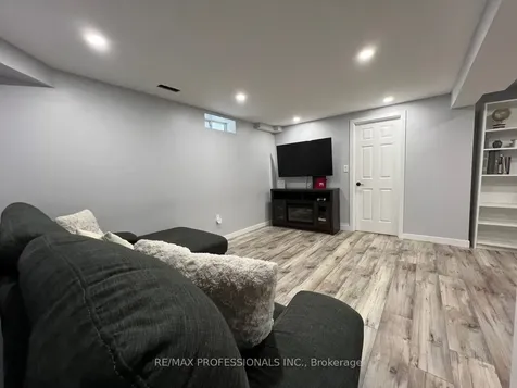 49 Liberty Crescent Bradford West Gwillimbury ON L3Z 0P5