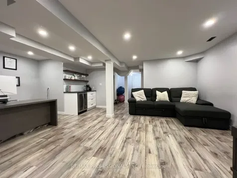49 Liberty Crescent Bradford West Gwillimbury ON L3Z 0P5