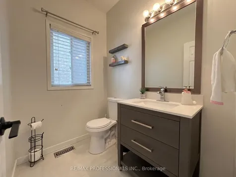 49 Liberty Crescent Bradford West Gwillimbury ON L3Z 0P5