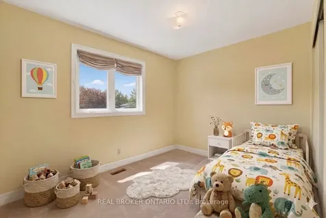 208 Stegman Road East Gwillimbury ON L9N 1B6