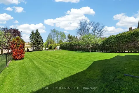 208 Stegman Road East Gwillimbury ON L9N 1B6