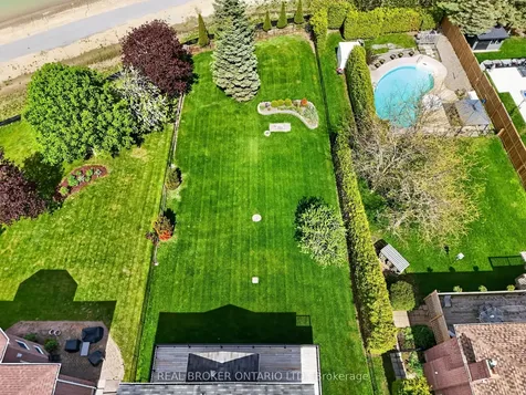 208 Stegman Road East Gwillimbury ON L9N 1B6