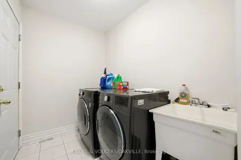183 Sutherland Avenue Bradford West Gwillimbury ON L3Z 4H6