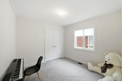 183 Sutherland Avenue Bradford West Gwillimbury ON L3Z 4H6