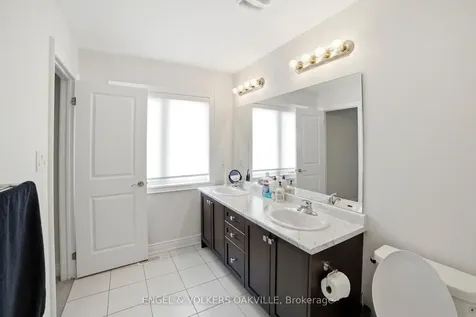 183 Sutherland Avenue Bradford West Gwillimbury ON L3Z 4H6