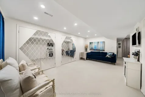 53 Bloomgate Crescent Richmond Hill ON L4E 4E2
