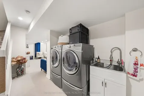 53 Bloomgate Crescent Richmond Hill ON L4E 4E2