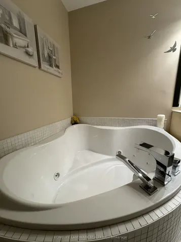 53 Bloomgate Crescent Richmond Hill ON L4E 4E2