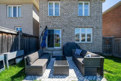 18 Armstrong Crescent Bradford West Gwillimbury ON L3Z 0L1