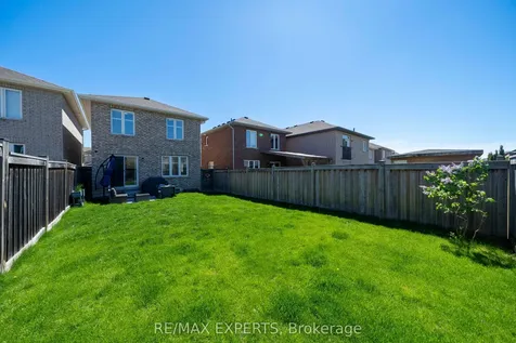18 Armstrong Crescent Bradford West Gwillimbury ON L3Z 0L1