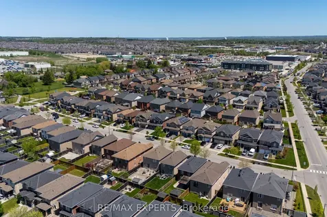 18 Armstrong Crescent Bradford West Gwillimbury ON L3Z 0L1