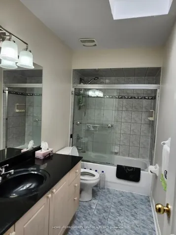 25 Olivia Drive Markham ON L6C 3B6
