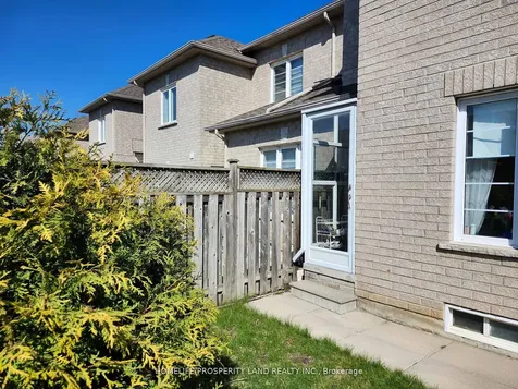 25 Olivia Drive Markham ON L6C 3B6