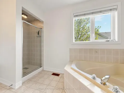 52 Drew Kelly Way Markham ON L3R 5R2