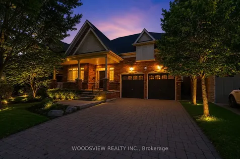19 Weslock Crescent Aurora ON L4G 7Y9